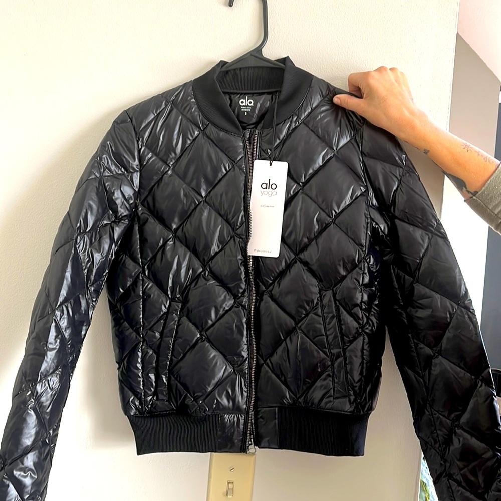 New with tags! Alo Idol Bomber Jacket. Perfect condition.